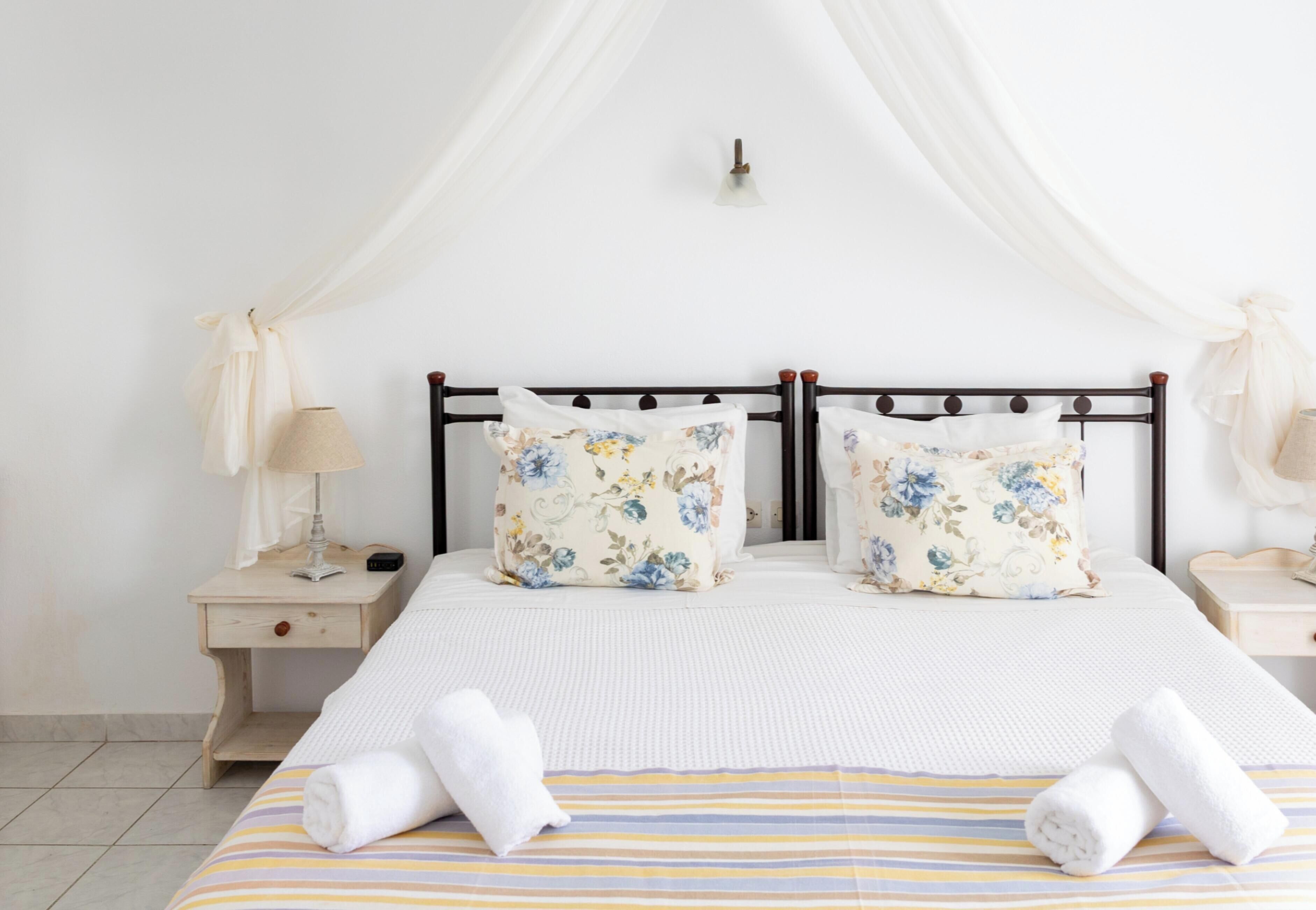 Chambre Double, patio, vue mer | Minibar, coffres-forts dans les chambres, Wi-Fi gratuit