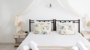 Chambre Double, patio, vue mer | Minibar, coffres-forts dans les chambres, Wi-Fi gratuit