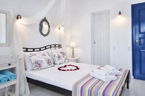 Double Room, Patio, Sea View | Minibar, in-room safe, free WiFi - Hotiday Santorini Sea View (Santorini)