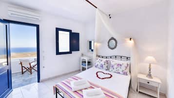 Phòng đôi, sân hiên, quang cảnh biển | Minibar, két bảo mật tại phòng, truy cập Internet không dây miễn phí