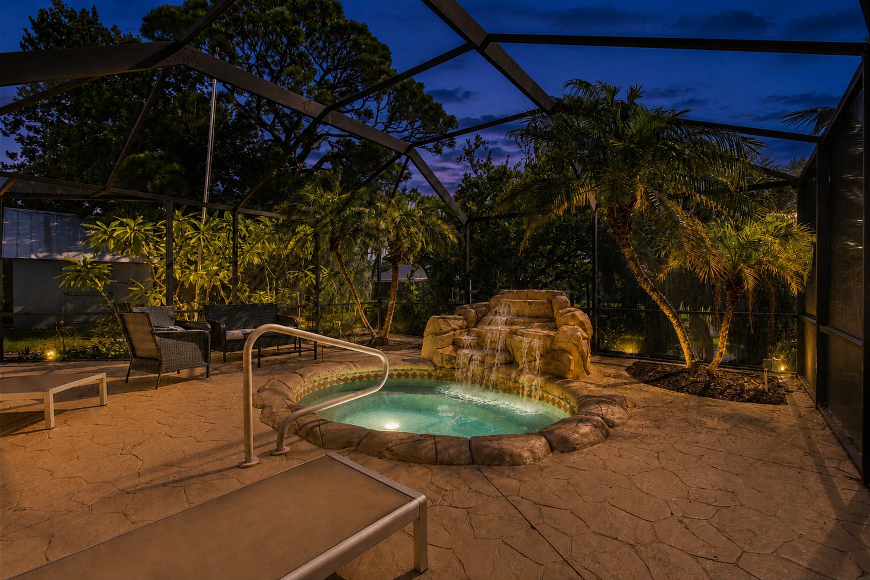Outdoor spa tub