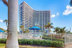 Property grounds - Waterview condo with shared pool, panoramic balcony views, and WIFI (Marco Island)
