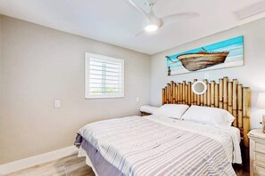 Iron/ironing board, WiFi, bed sheets - Elegant Water-front home with pool in heart of Bonita Springs and beaches (Bonita Springs)