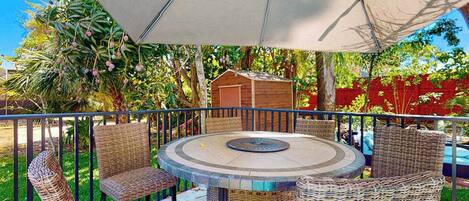 Outdoor dining