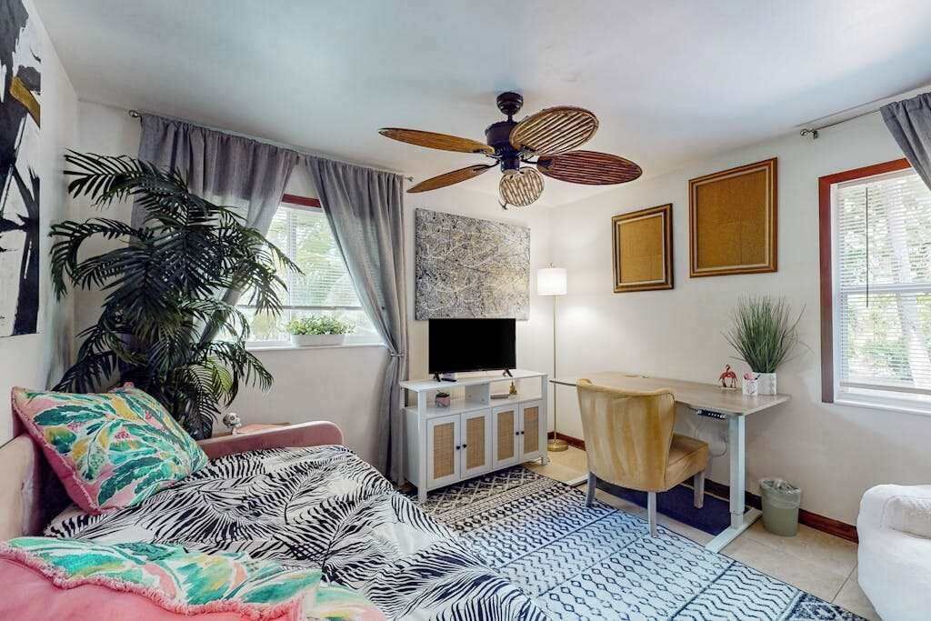 3 bedrooms, desk, iron/ironing board, WiFi