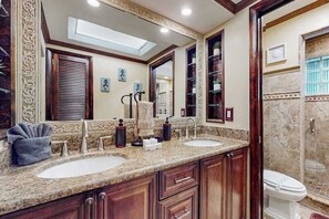 Shower, hair dryer, towels - Bali-inspired coastal home w/private pool, spa, and tiki room (Cape Coral)