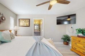 3 bedrooms, desk, iron/ironing board, WiFi - Cozy home with private pool, lanai, & washer and dryer - pool spa (Bonita Springs)