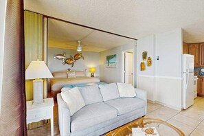 Iron/ironing board, WiFi, bed sheets - Coastal beach studio with panoramic views, pool, and direct beach access (Bonita Springs)