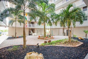 Exterior - Coastal beach studio with panoramic views, pool, and direct beach access (Bonita Springs)