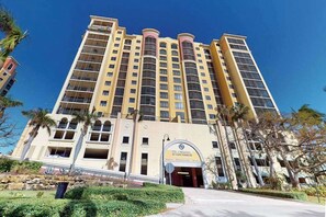 Exterior - Stylish Water-View Condo w/ Balcony, Multiple Pools & Tennis Courts (Cape Coral)