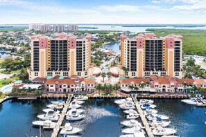 Marina - Stylish Water-View Condo w/ Balcony, Multiple Pools & Tennis Courts (Cape Coral)