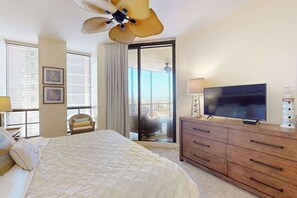 2 bedrooms, iron/ironing board, WiFi, bed sheets - Stylish Water-View Condo w/ Balcony, Multiple Pools & Tennis Courts (Cape Coral)