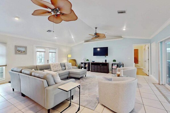 TV, stereo, offices - Canal-front Cape Coral oasis w/ private pool, hot tub & Dog friendly (Cape Coral)