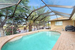 Pool - Canal-front Cape Coral oasis w/ private pool, hot tub & Dog friendly (Cape Coral)