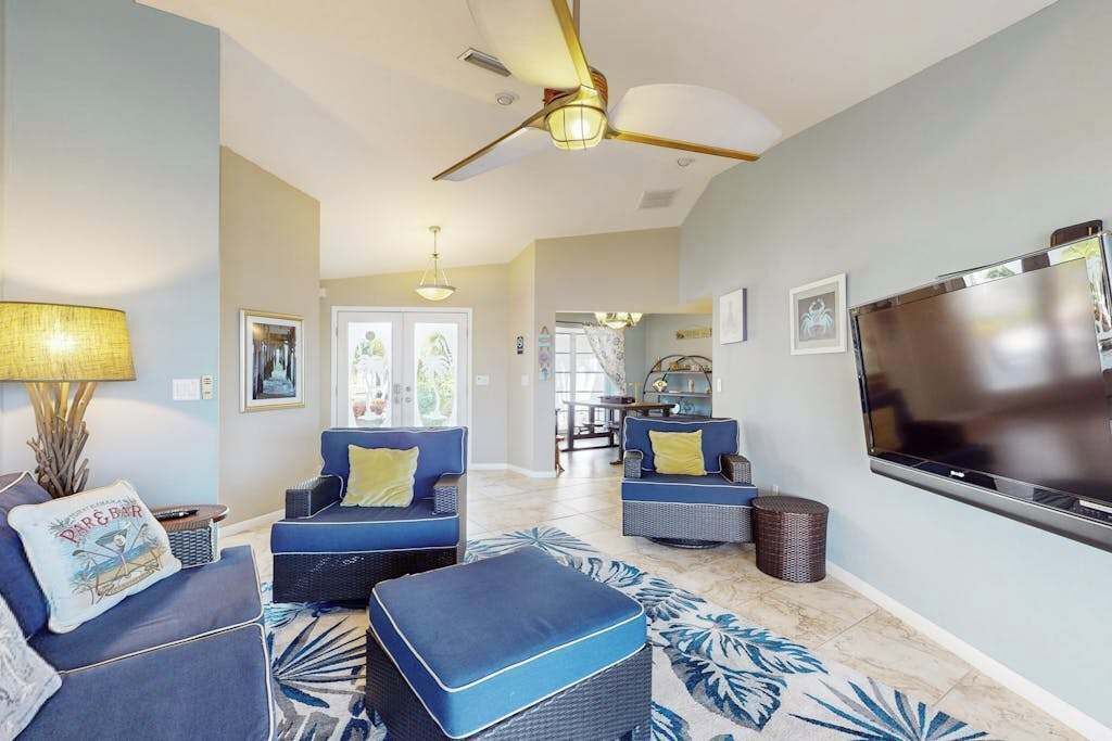 TV, DVD player, offices