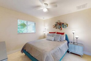 4 bedrooms, iron/ironing board, WiFi, bed sheets - Luxe Tropical Retreat with Screened Lanai, Private Pool, Dock & Billiards (Cape Coral)
