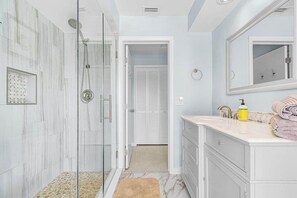 Shower, hair dryer, towels - Updated Waterfront Escape | Dock & Easy Gulf Access | Walk to Beach & Tennis (Cape Coral)