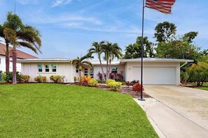 Exterior - Friendly Canalfront Home with Private Pool, High-Speed WiFi - Snowbird-Friendly (Cape Coral)