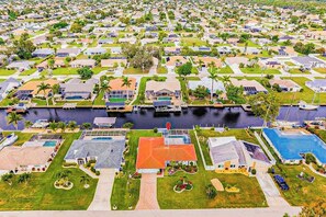 Exterior - Waterfront Dog Friendly Home with Heated Pool, Private Washer & Dryer, Dock (Cape Coral)