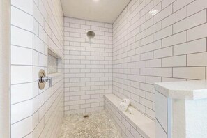 Shower, hair dryer, towels - Newly remodeled home with private pool and pool spa, gas grill, & W/D - dogs ok (Cape Coral)
