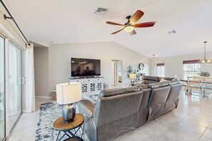 TV, DVD player, offices - Quiet home with private pool, hot tub, and plenty of outside space (Cape Coral)