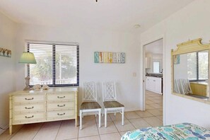 Interior - Beautiful duplex with private W/D, WiFi, & close to the beach (Englewood)