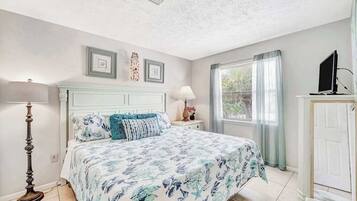 2 bedrooms, iron/ironing board, Internet, bed sheets