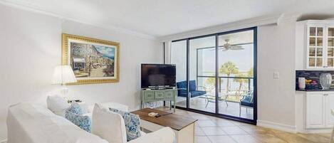 テレビ、書斎 / ワークスペース