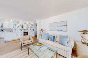 TV, offices - Gulf-front getaway with on-site pool, tennis, putting green, dock, & gym (Marco Island)
