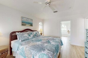 3 habitaciones, tabla de planchar con plancha, wifi y ropa de cama