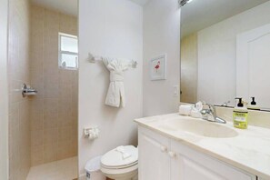 Shower, hair dryer, towels, shampoo - Waterfront Retreat w/Private Pool, Half a Mile from the Beach & Dog-Friendly (Marco Island)