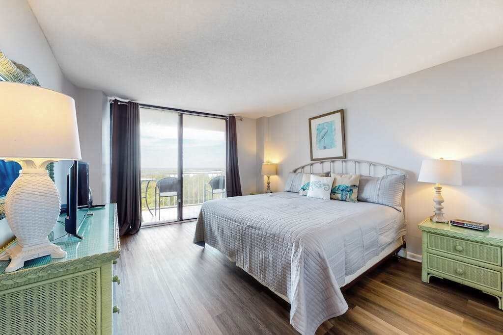 2 habitaciones, tabla de planchar con plancha, cuna de viaje y wifi 