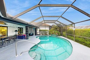 Pool - Stylish Beach Getaway | Private Pool & Alfresco Dining Area | Walk to Beach (Marco Island)