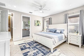 4 bedrooms, iron/ironing board, WiFi, bed sheets - A Piece of Paradise | House in Naples with guest suite & enclosed yard (Naples)