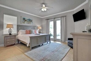 3 bedrooms, iron/ironing board, Internet, bed sheets - Beautiful, single-level home with an amazing pool, lanai, AC, & washer/dryer (Naples)