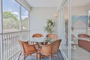 Dining - Dog-friendly home with pool access, private W/D, and central AC (Naples)