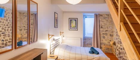 1 bedroom, iron/ironing board, bed sheets