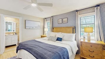 3 slaapkamers, een strijkplank/strijkijzer, reisbedje, wifi