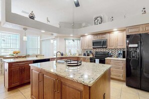 Fridge, microwave, oven, stovetop - Dog-Friendly Retreat w/ Heated Pool, Kayaks, Game Room & More! (Punta Gorda)
