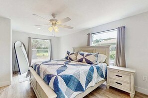3 habitaciones, tabla de planchar con plancha, wifi y ropa de cama