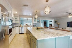 Fridge, microwave, oven, stovetop - Ultimate Waterfront Getaway with 2 Private Docks, Pool, Free Waterpark Tickets (Port Charlotte)