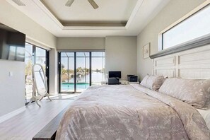 3 Schlafzimmer, Schreibtisch, Bügeleisen/Bügelbrett, WLAN