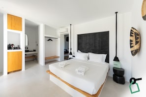 Deluxe Suite | In-room safe, free WiFi
