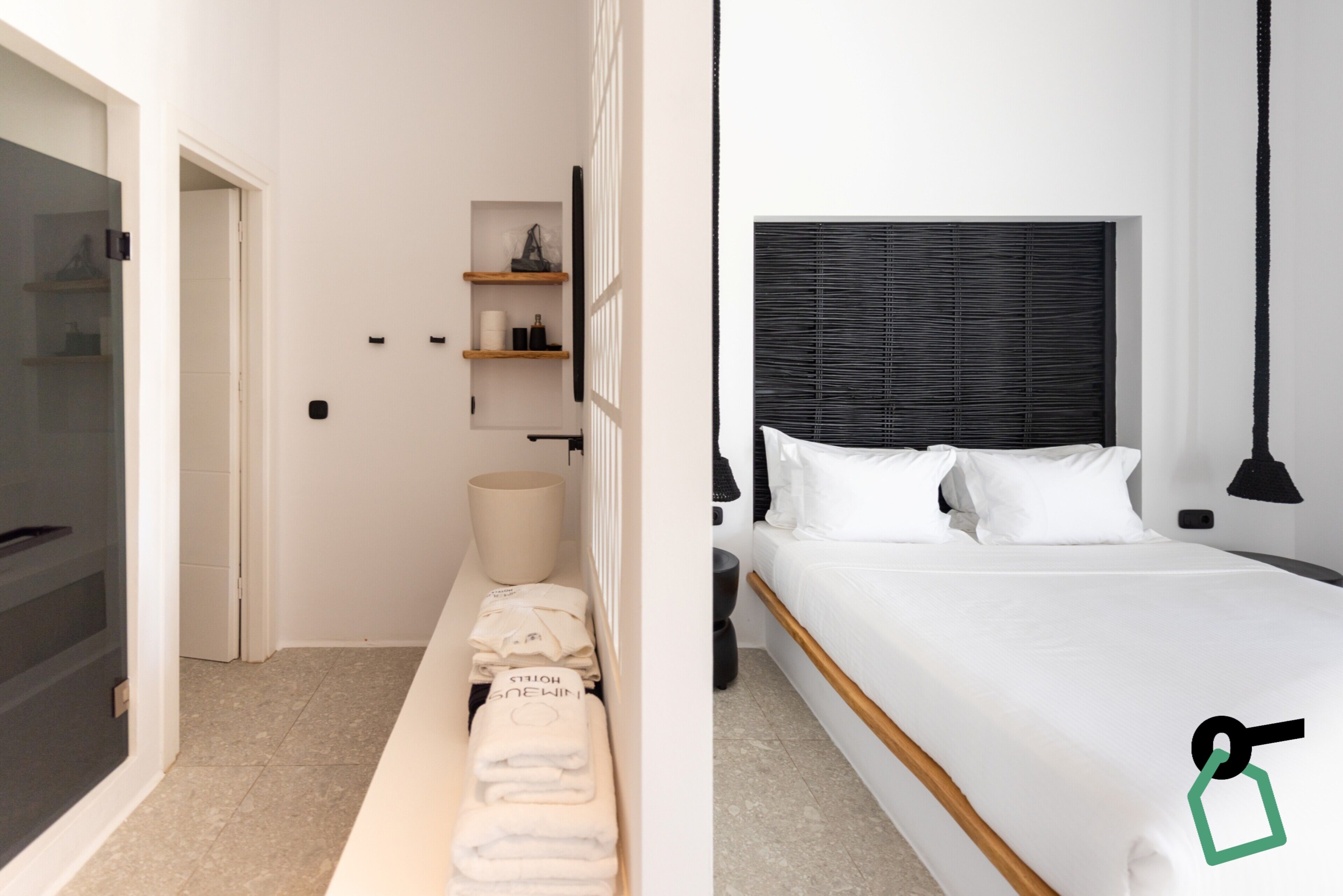 In-room safe, free WiFi