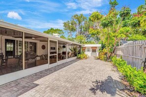 Exterior - Dog-friendly home 2 blocks from the beach with kayaks, SUP, bikes & patio (Venice)