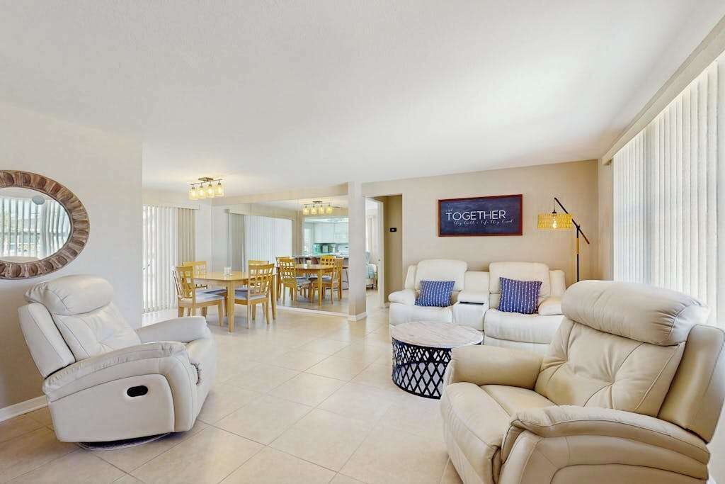 Riverfront Relaxation. The Perfect Escape For Adventure, Comfort, And Fun. - Port Charlotte
