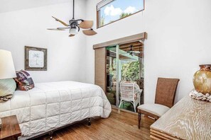4 bedrooms, iron/ironing board, WiFi, bed sheets - Chic Home With Private Pool, Hot Tub & Covered Lanai - Snowbirds Welcome (Sanibel)