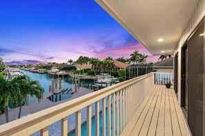Terrace/patio - Stunning waterfront home, contemporary, family friendly, close to Gulf with pool (Marco Island)