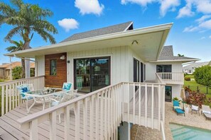 Outdoor dining - Stunning waterfront home, contemporary, family friendly, close to Gulf with pool (Marco Island)