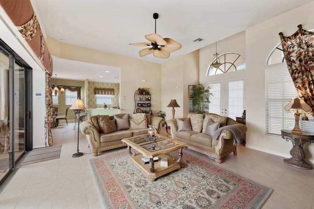 TV, DVD player, offices